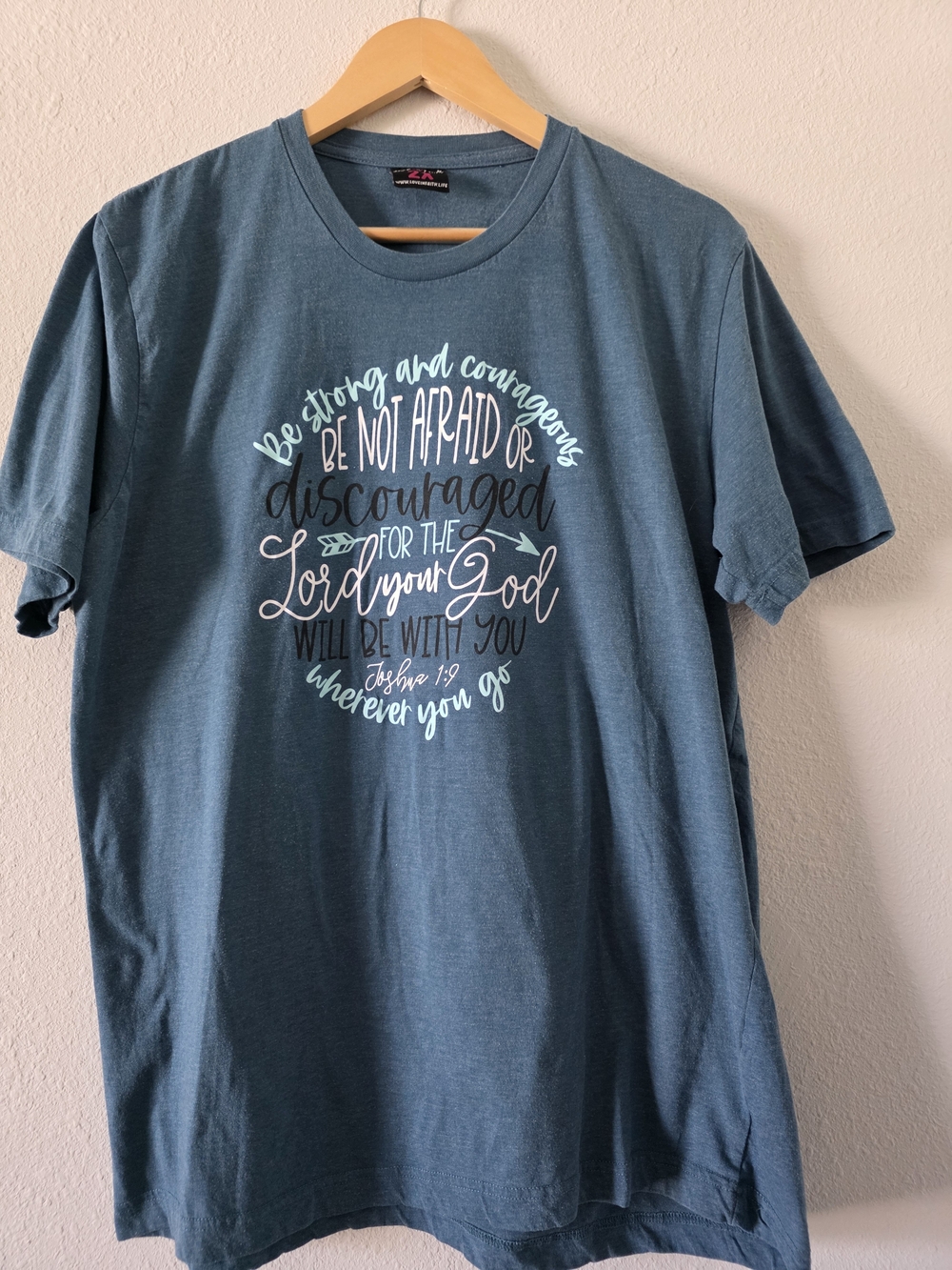 Women's Faith Graphic Tee - Blue